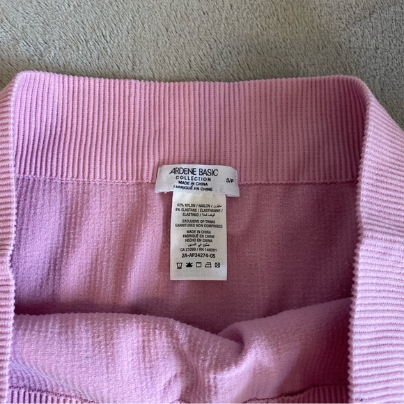 Ardene basic size small light pink seamless ribbed biker shorts - Picture 3 of 3